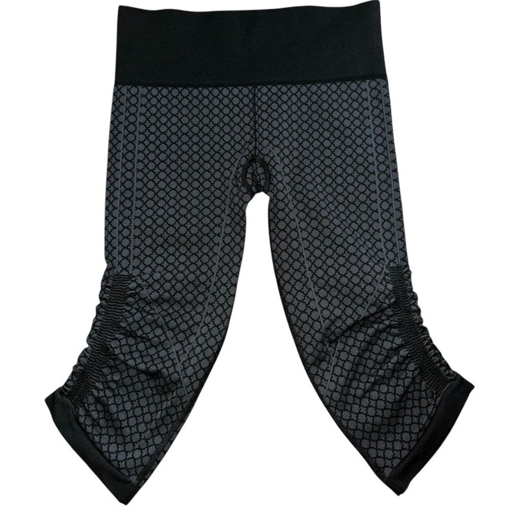 Lululemon In The Flow Crop II (First Release) - Picture 10 of 14